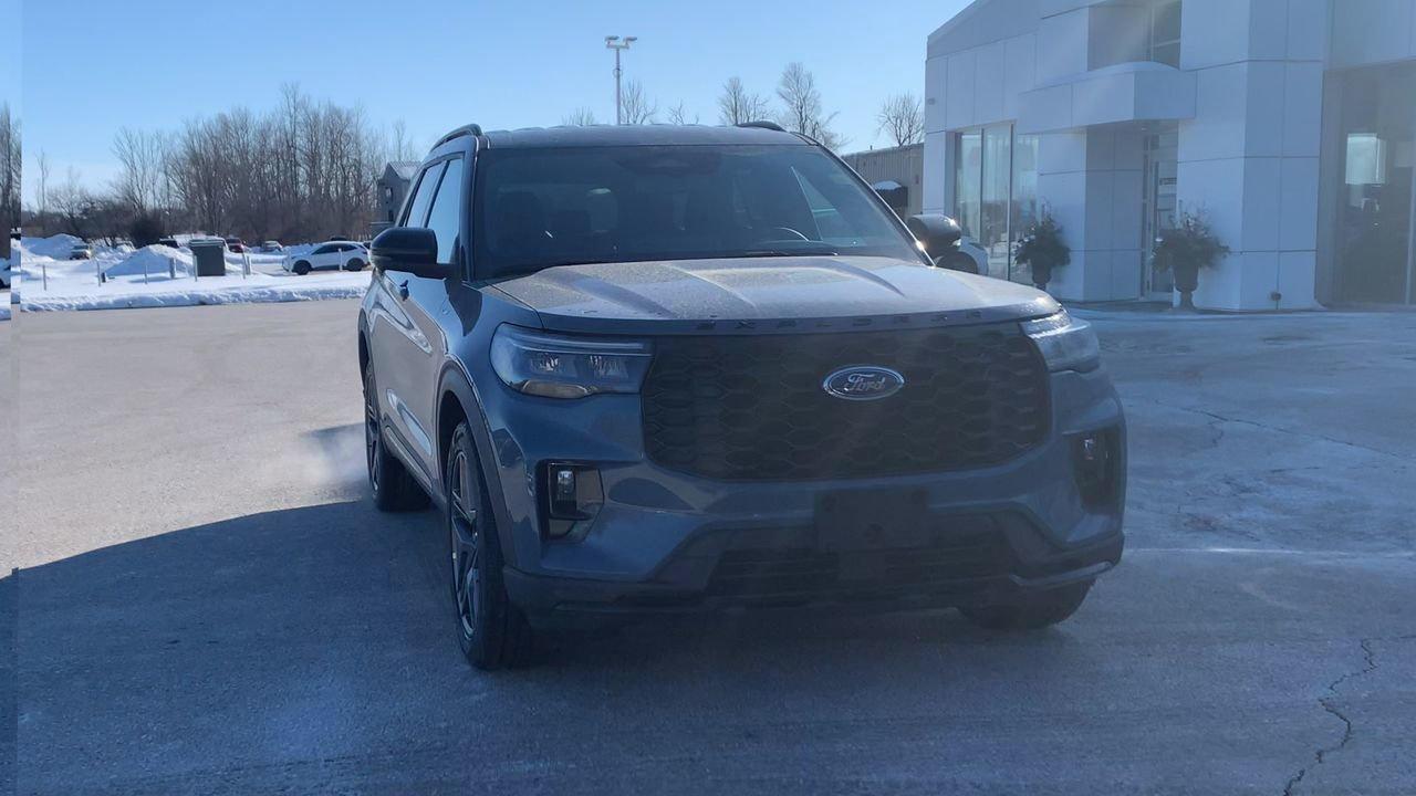 2026 Ford Explorer ST-Line Photo2