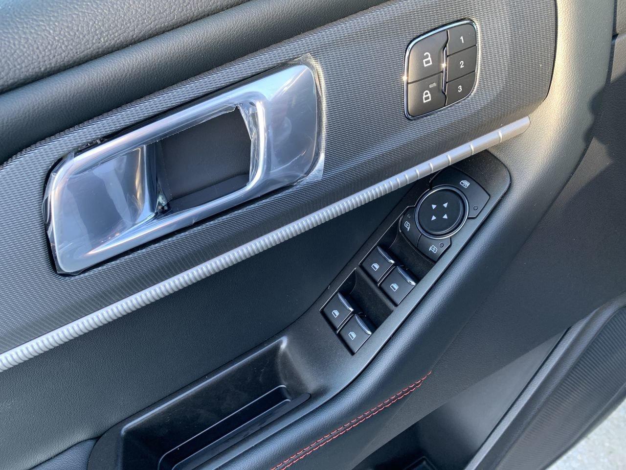 2026 Ford Explorer ST-Line Photo