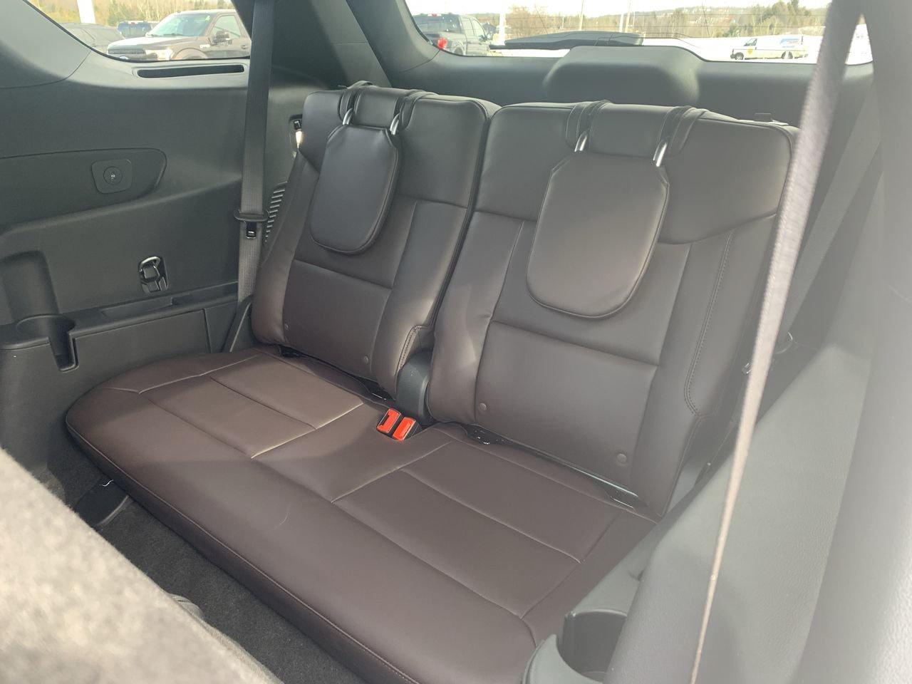 2026 Ford Explorer Platinum Photo