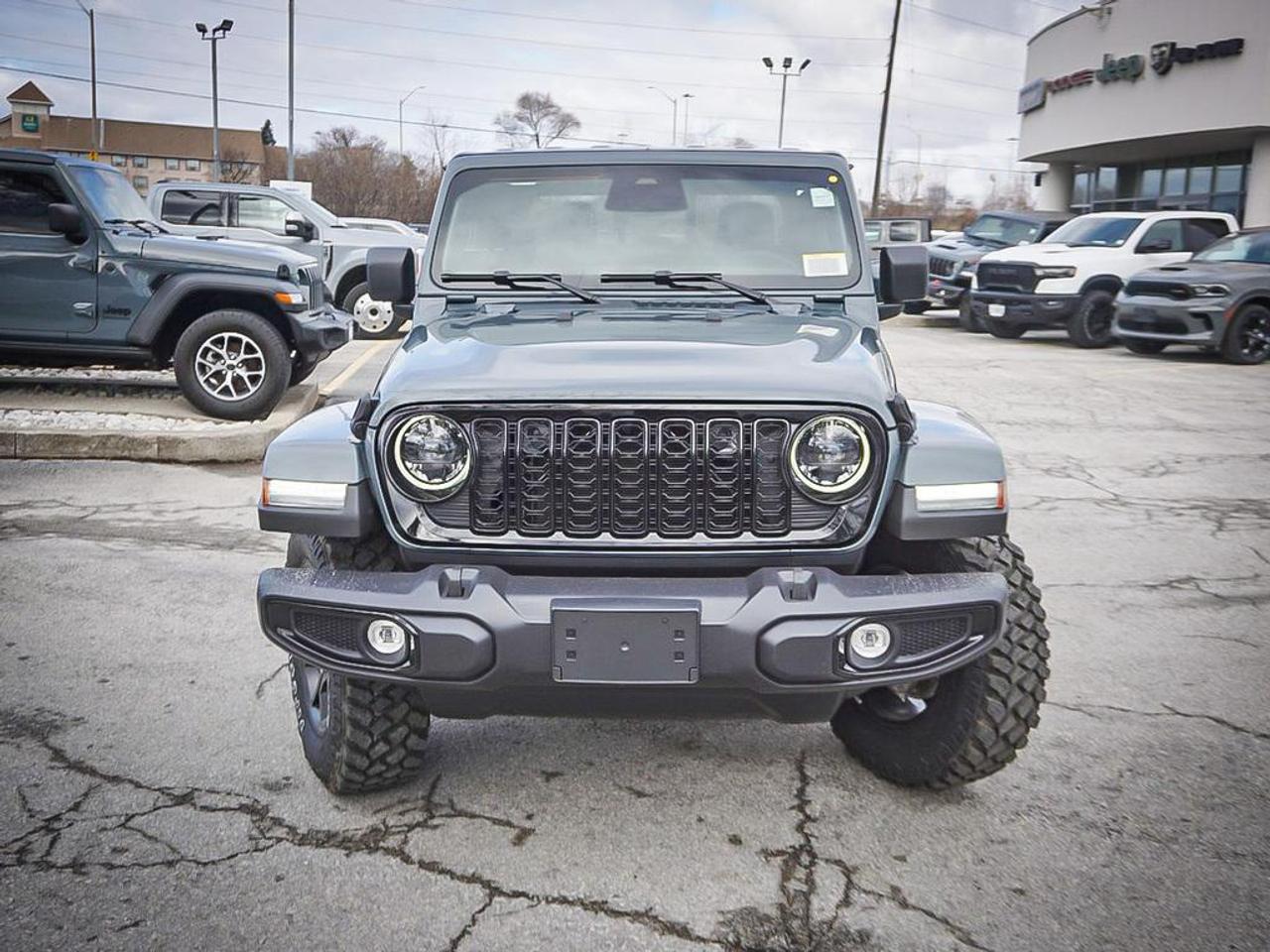 2026 Jeep Gladiator  Photo3