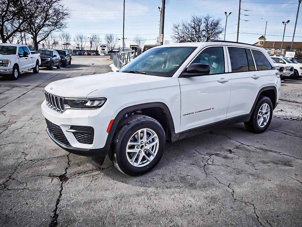 2026 Jeep Grand Cherokee  Photo4