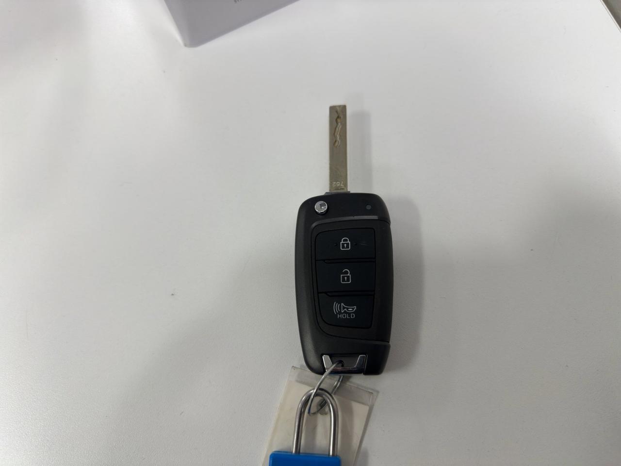 2023 Hyundai Venue Essential Photo