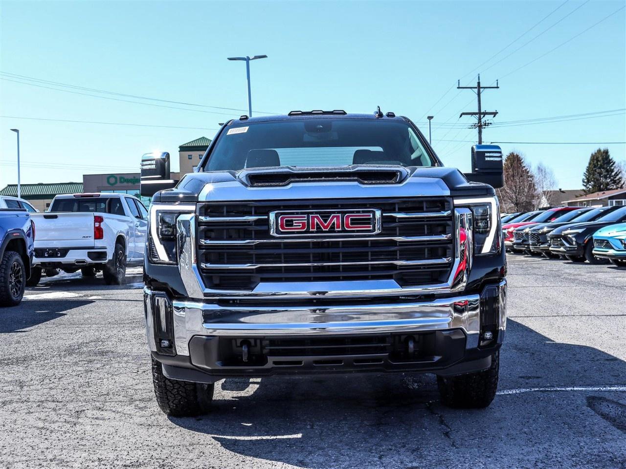 2026 GMC SIERRA 2500HD Crew Cab Standard Box 4-Wheel Drive SLT Photo