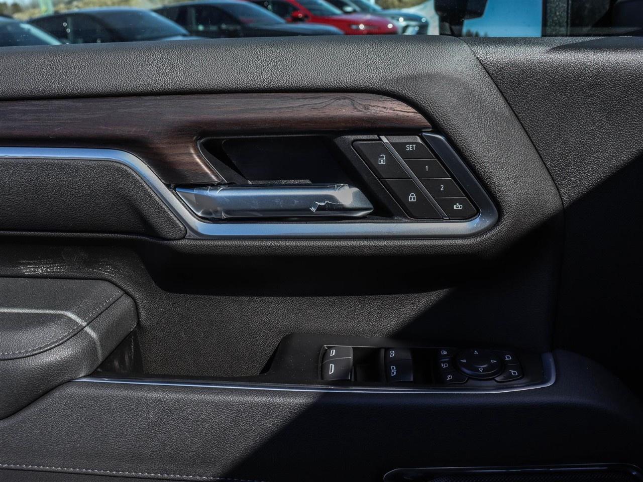 2026 GMC SIERRA 2500HD Crew Cab Standard Box 4-Wheel Drive SLT Photo