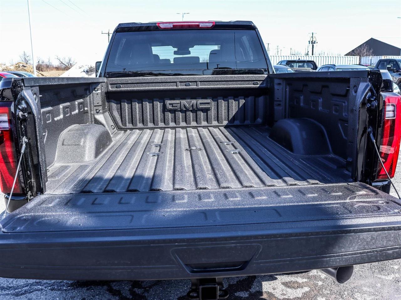 2026 GMC SIERRA 2500HD Crew Cab Standard Box 4-Wheel Drive SLT Photo