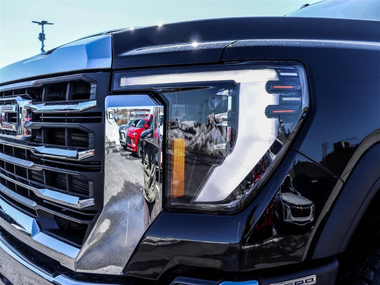 2026 GMC SIERRA 2500HD Crew Cab Standard Box 4-Wheel Drive SLT Photo