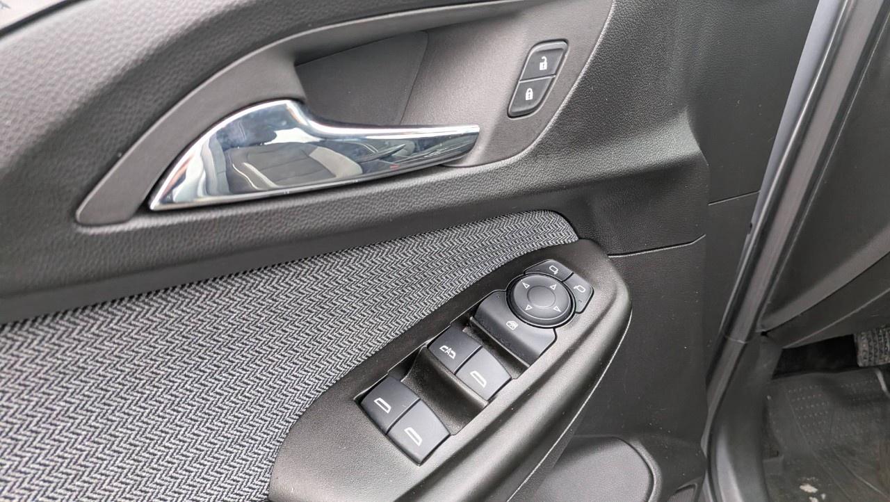 2023 Chevrolet TrailBlazer AWD 4dr LT Photo