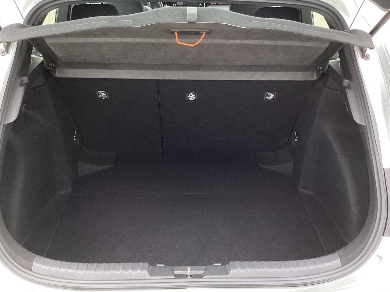 2022 Toyota Corolla Hatchback SE Photo