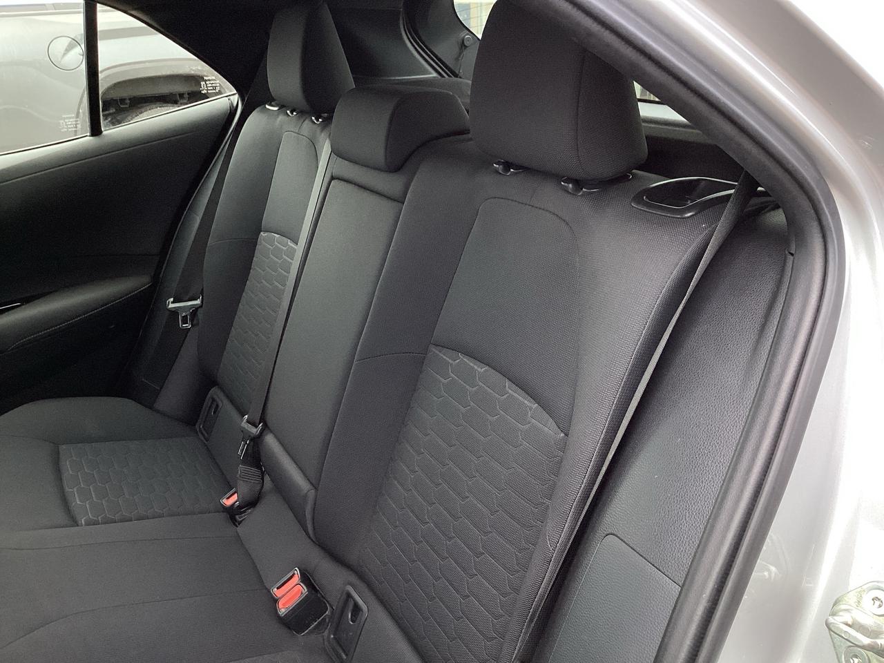 2022 Toyota Corolla Hatchback SE Photo3