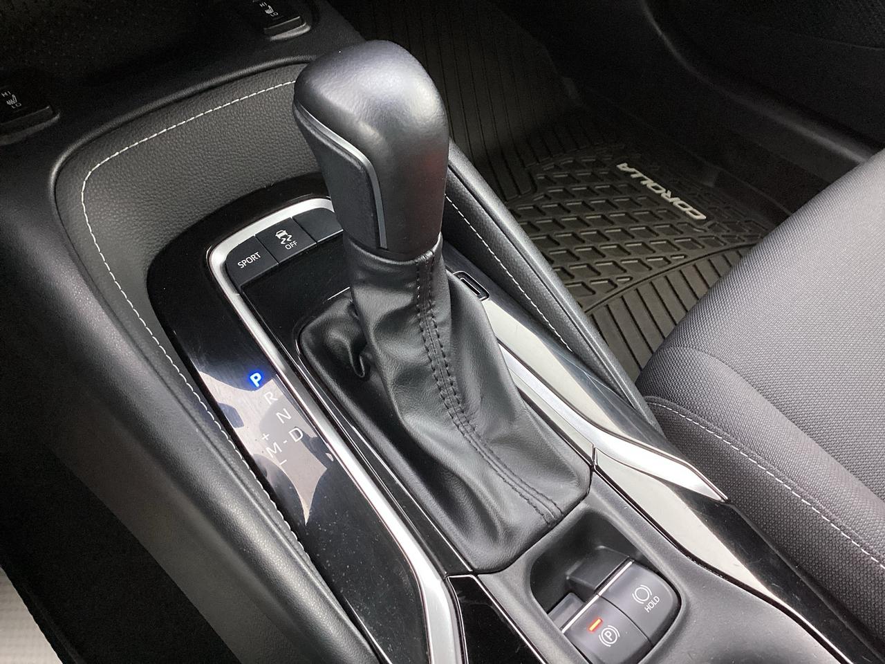 2022 Toyota Corolla Hatchback SE Photo