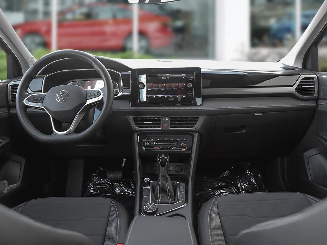 2025 Volkswagen Taos Comfortline Black Edition Photo