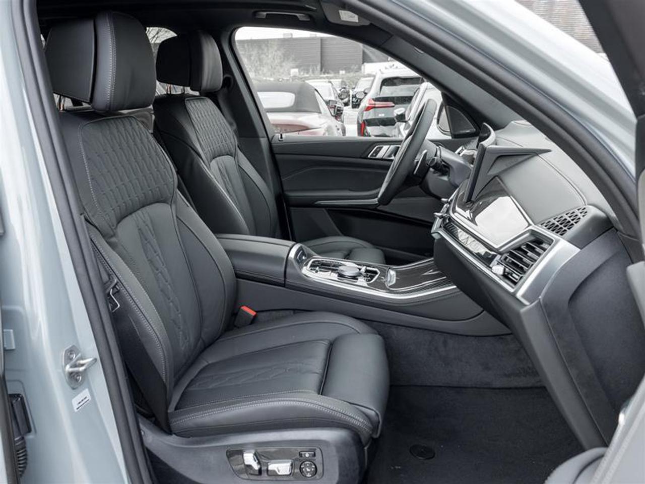 2026 BMW X5 M60i xDrive 4dr All-Wheel Drive Sports Activity Vehicle Photo