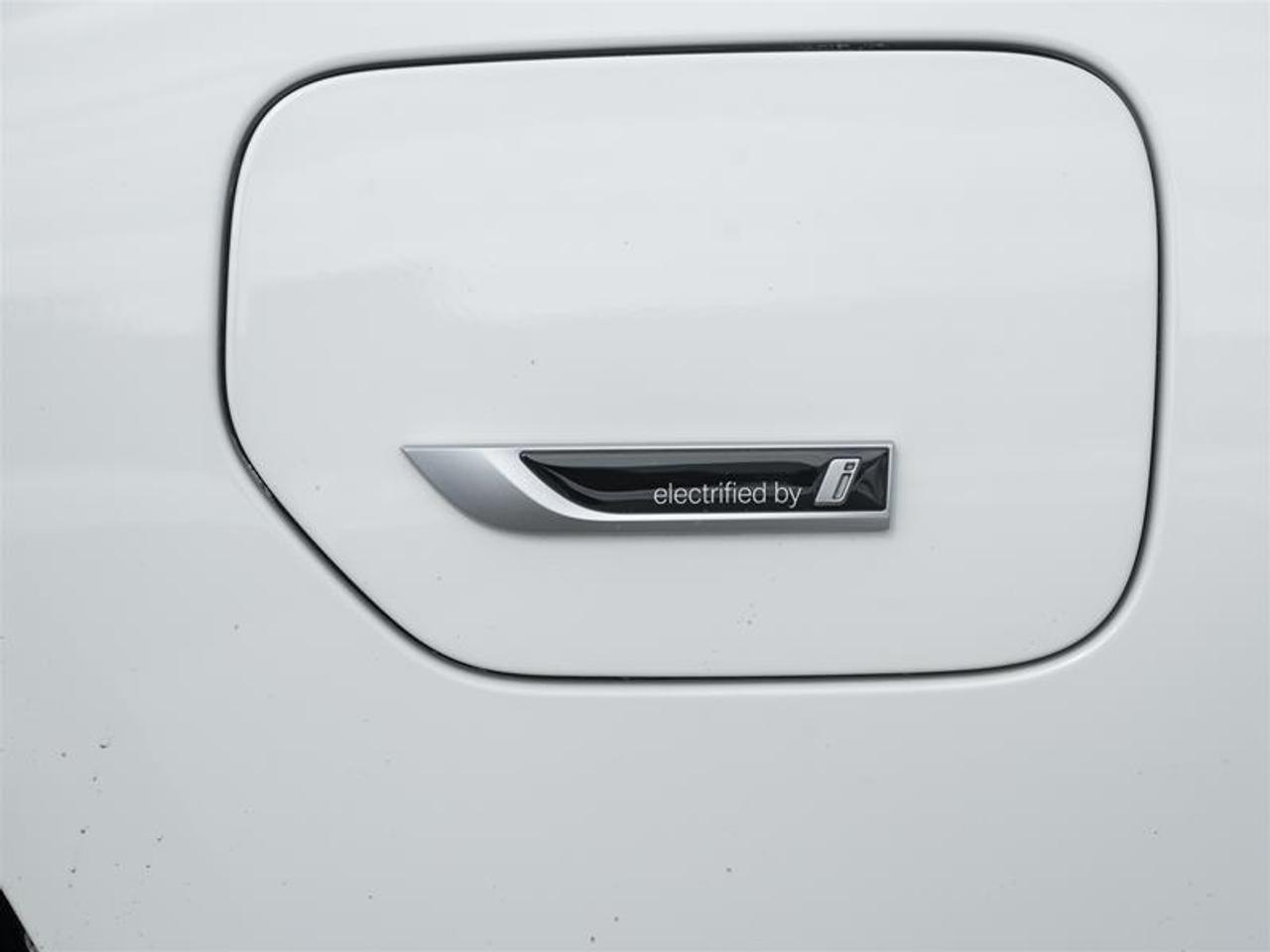 2023 BMW 330e xDrive 4dr All-Wheel Drive Sedan Photo