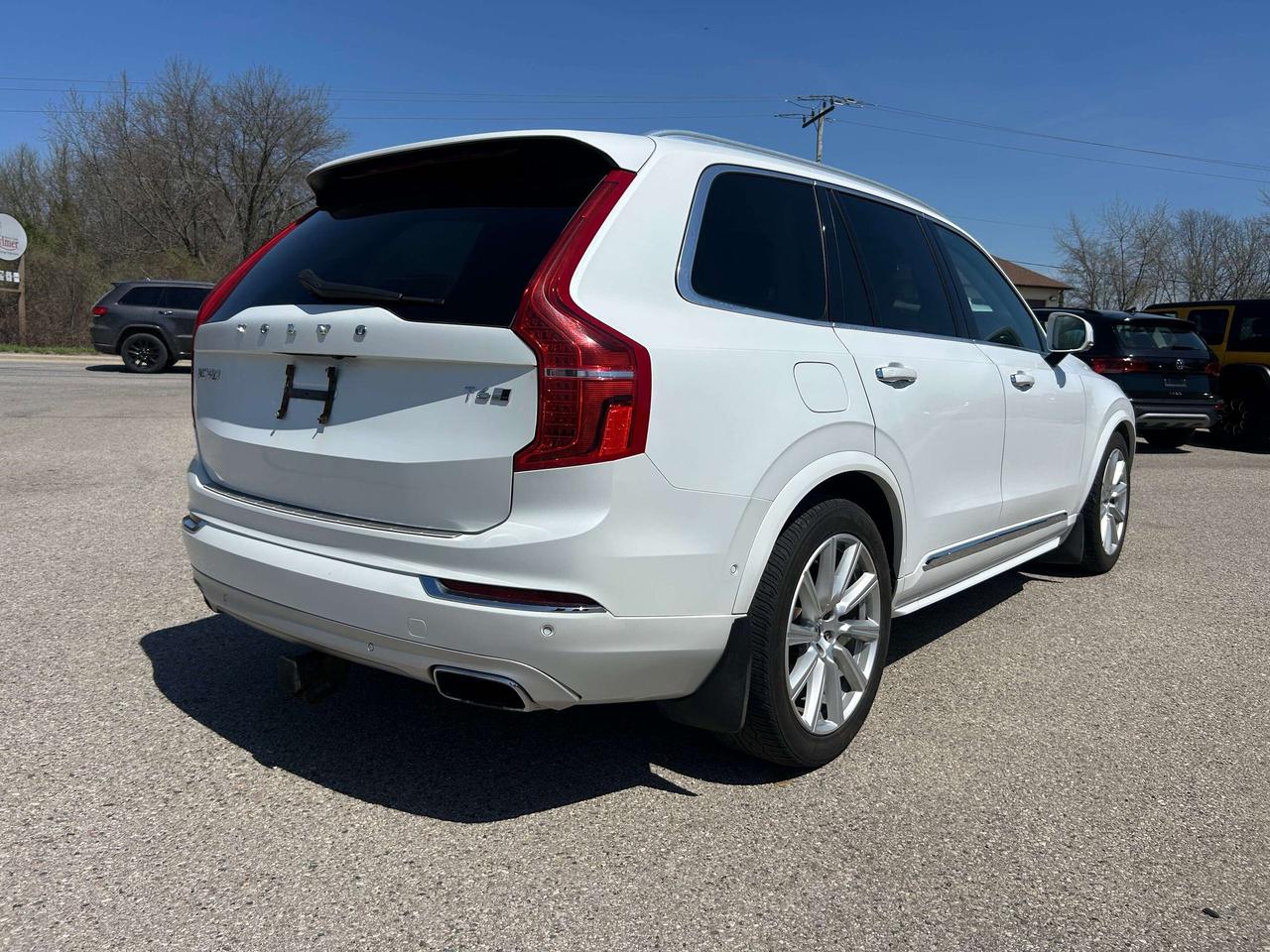 2018 Volvo XC90 T6, 7 PASSENGER, AWD, SUNROOF, HEATED LEATHER! Photo