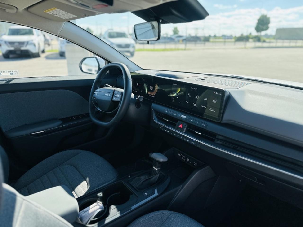 2025 Kia K4 EX Photo3