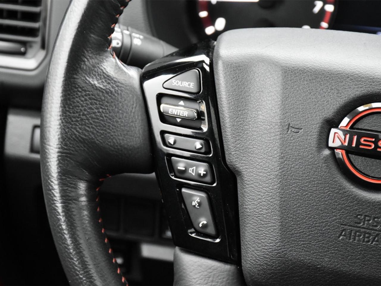 2022 Nissan Frontier Crew Cab PRO-4X   Sunroof   Navi   360 Cam   Heate Photo