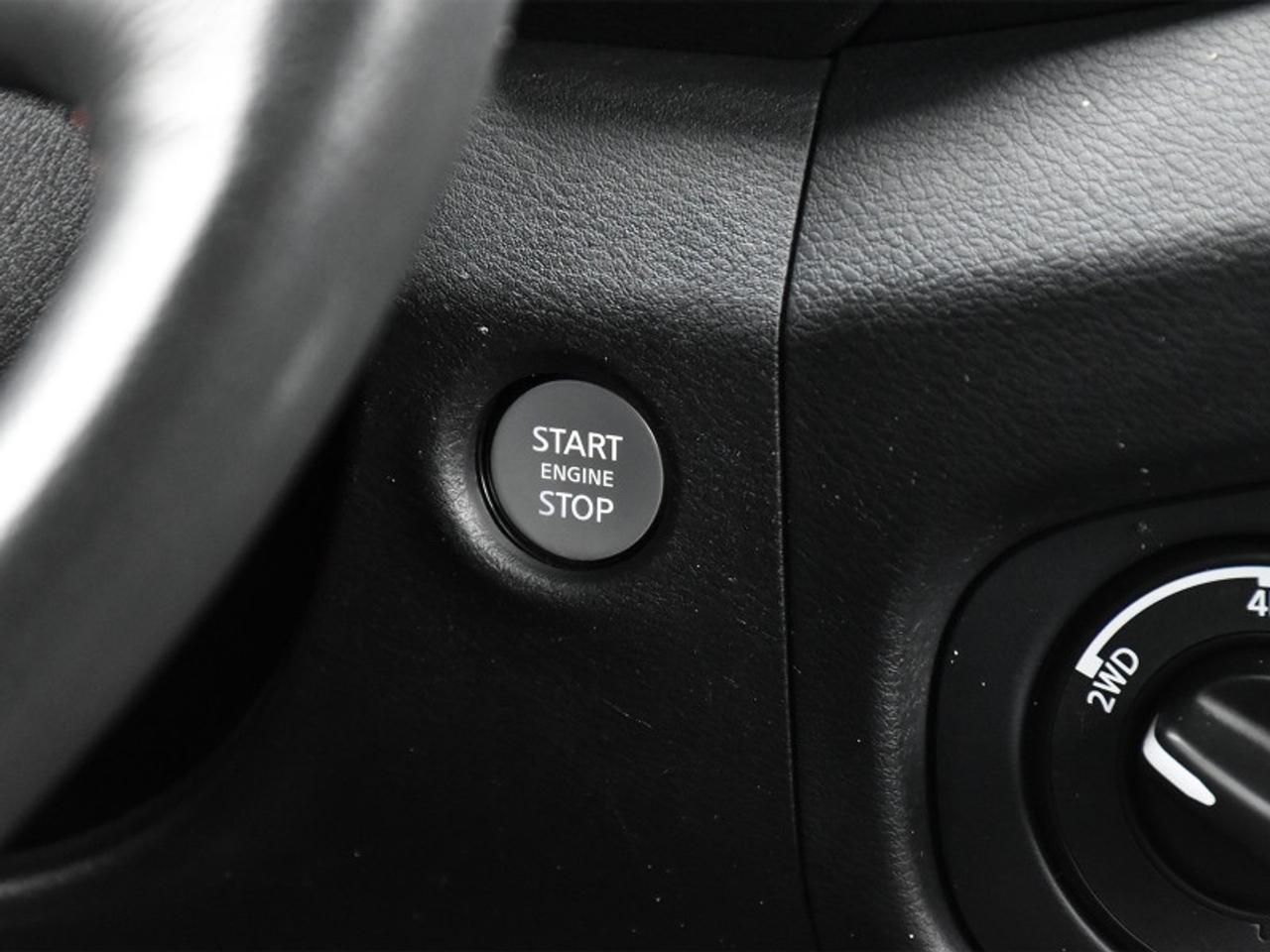 2022 Nissan Frontier Crew Cab PRO-4X   Sunroof   Navi   360 Cam   Heate Photo