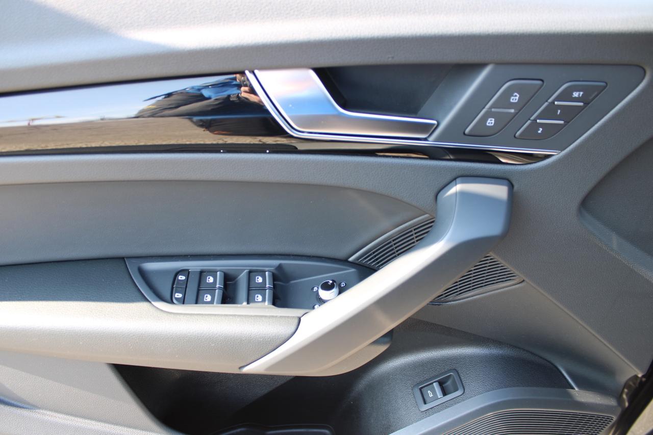 2021 Audi Q5 2.0T Technik quattro   No Accident   Clean Carfax Photo