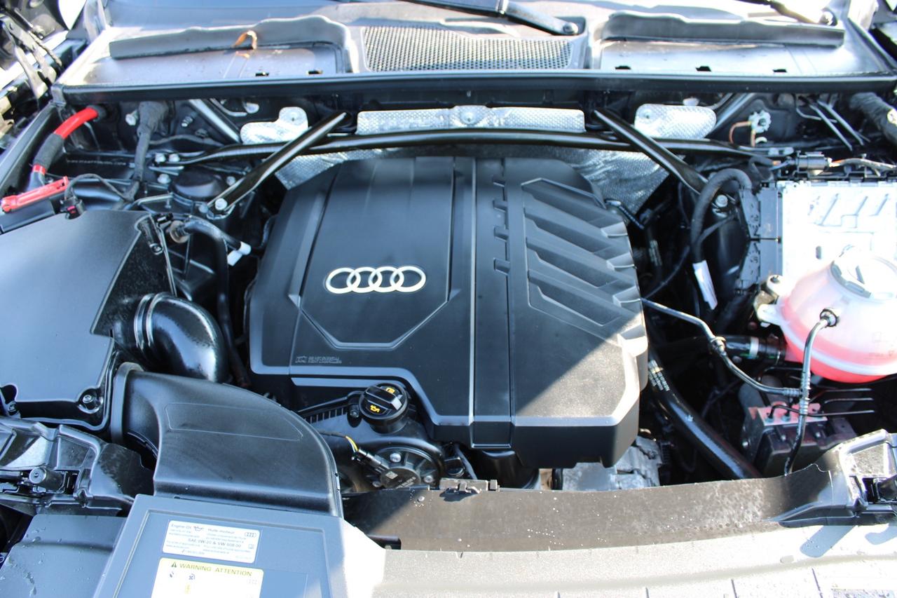 2021 Audi Q5 2.0T Technik quattro   No Accident   Clean Carfax Photo