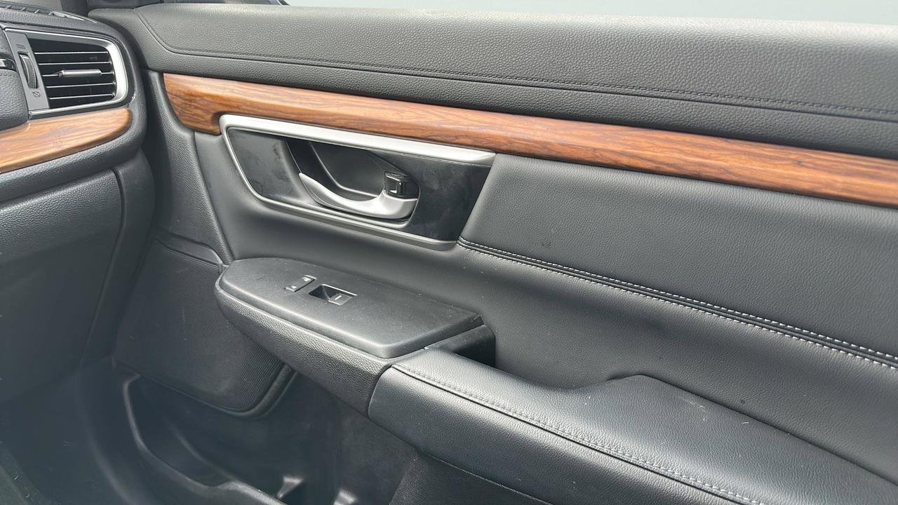 2022 Honda CR-V Touring Photo