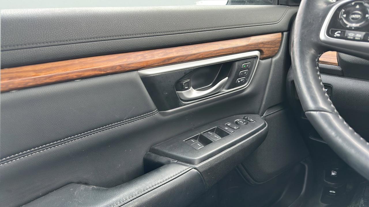 2022 Honda CR-V Touring Photo