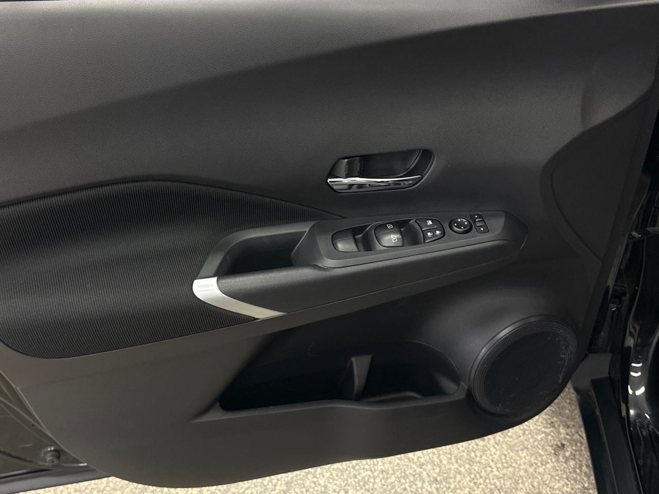 2024 Nissan Kicks SV 4dr Front-Wheel Drive Photo