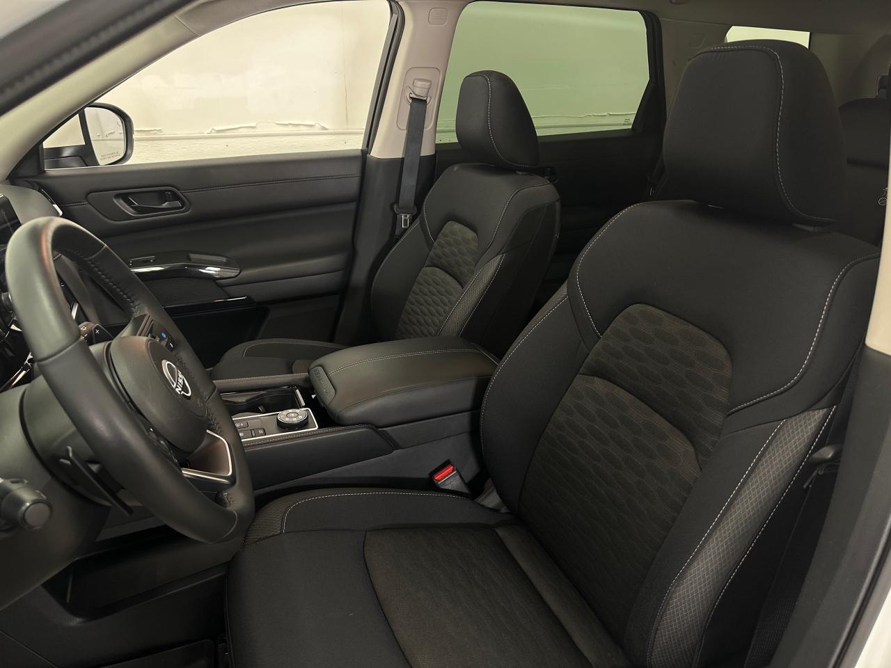 2024 Nissan Pathfinder SV 4dr 4x4 Photo