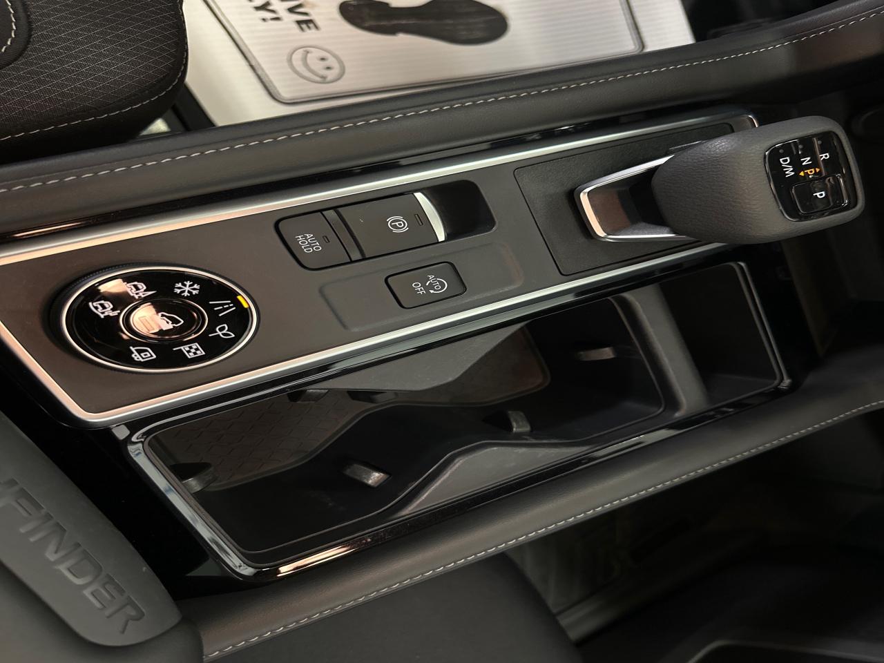 2024 Nissan Pathfinder SV 4dr 4x4 Photo