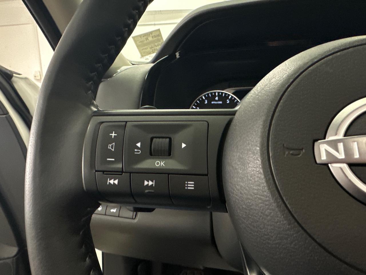 2024 Nissan Pathfinder SV 4dr 4x4 Photo