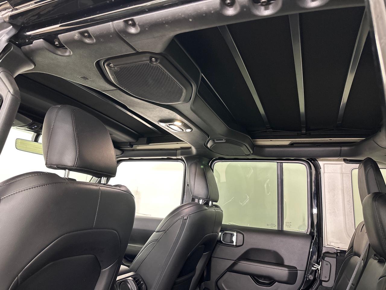 2023 Jeep Wrangler SAHARA 4DR 4X4 Photo