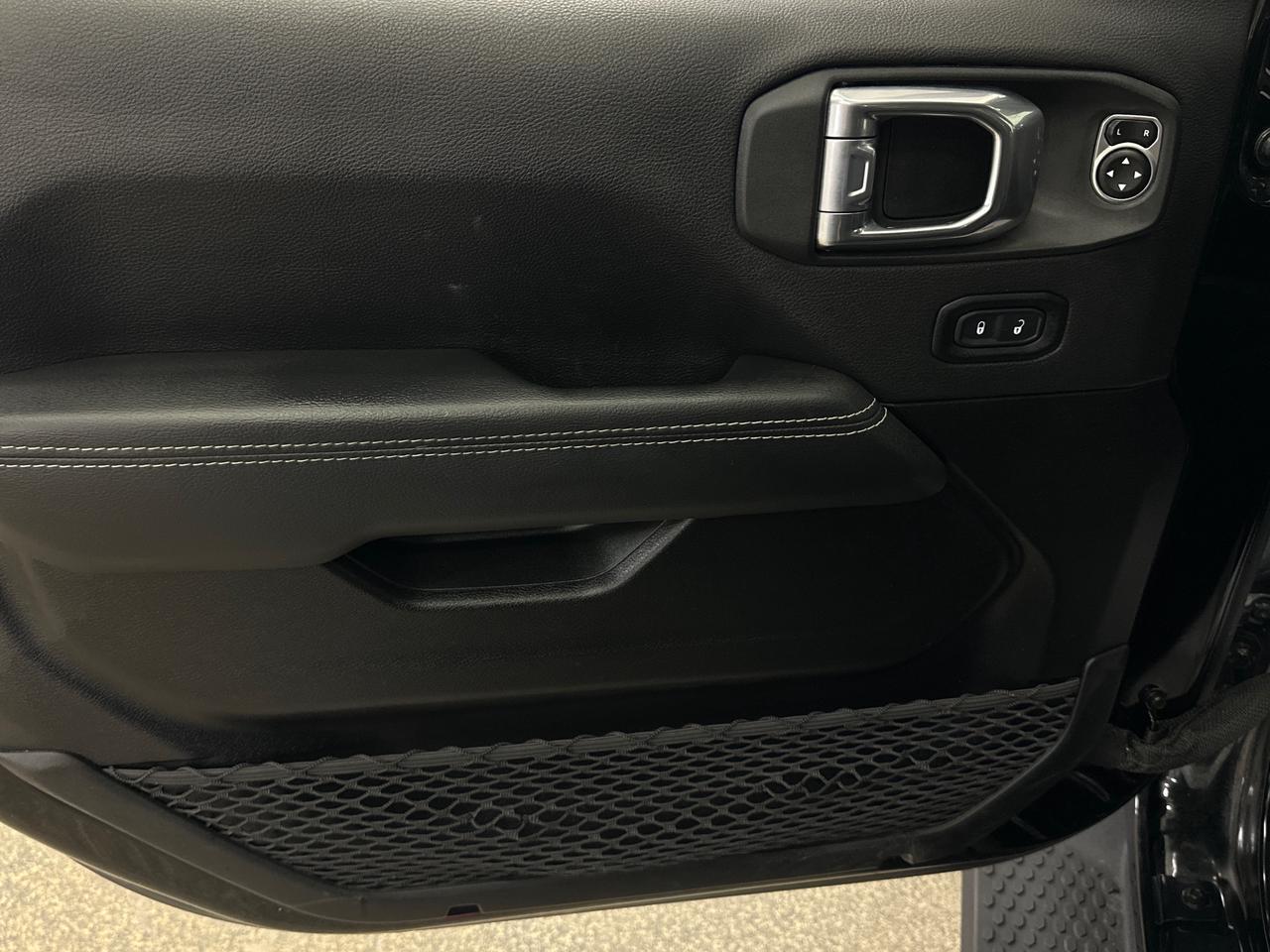 2023 Jeep Wrangler SAHARA 4DR 4X4 Photo
