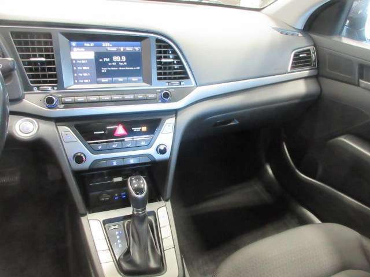 2018 Hyundai Elantra GL SE, ROOF, ALLOYS, A/C, APPLE/ANDROID, 186K! Photo