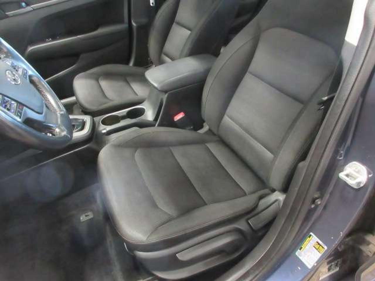 2018 Hyundai Elantra GL SE, ROOF, ALLOYS, A/C, APPLE/ANDROID, 186K! Photo