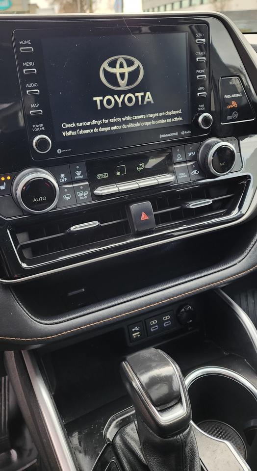 2022 Toyota Highlander HYBRID XLE Photo