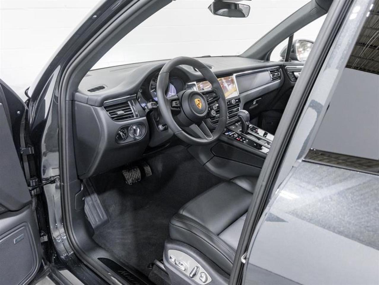 2026 Porsche Macan  Photo