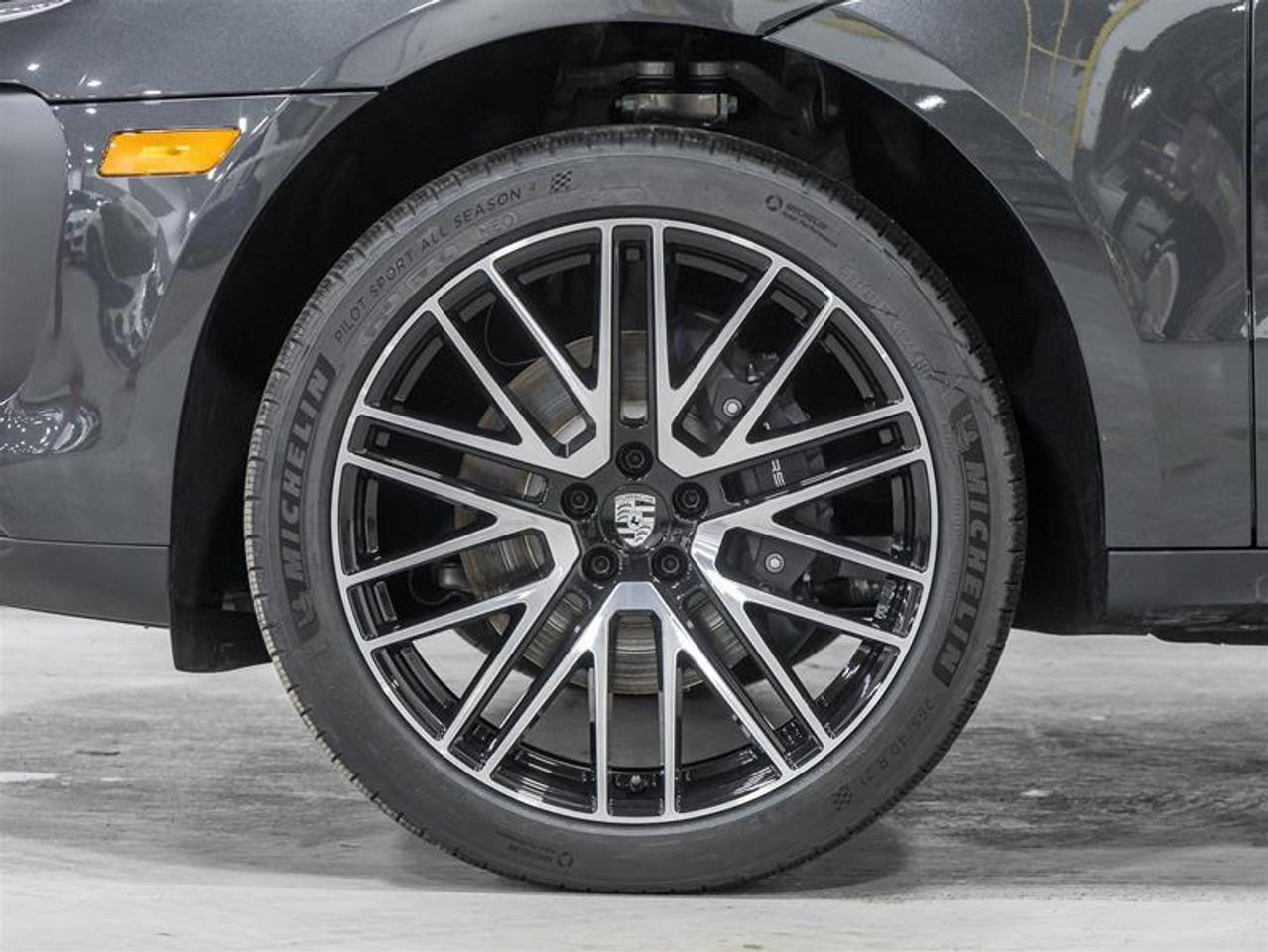 2026 Porsche Macan  Photo