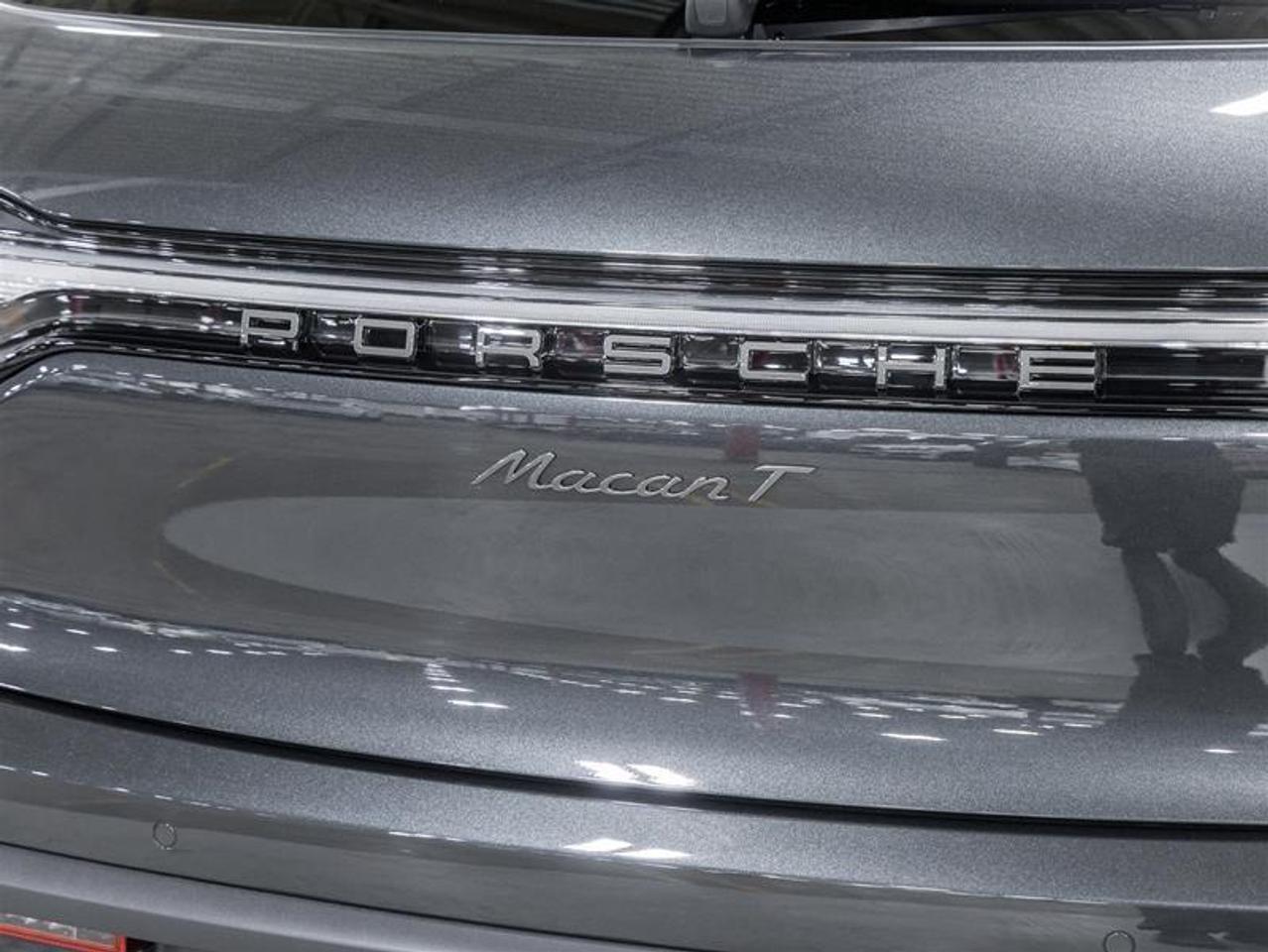 2026 Porsche Macan  Photo