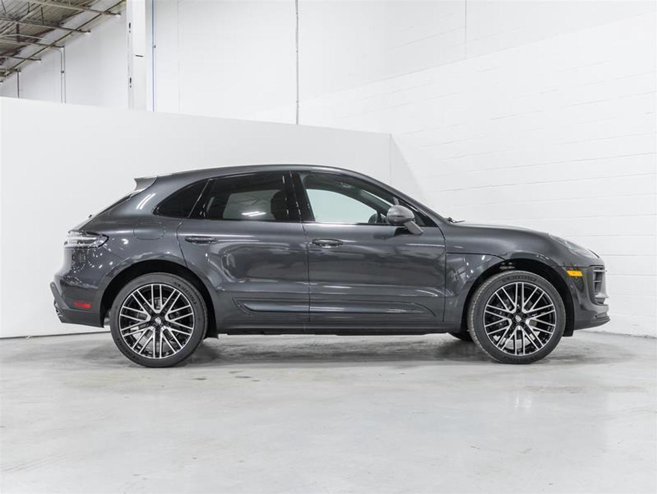2026 Porsche Macan  Photo