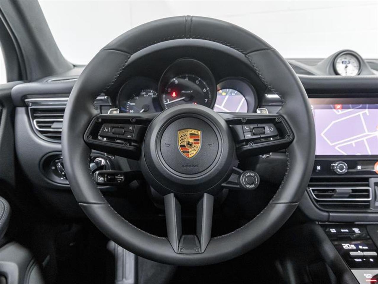 2026 Porsche Macan  Photo