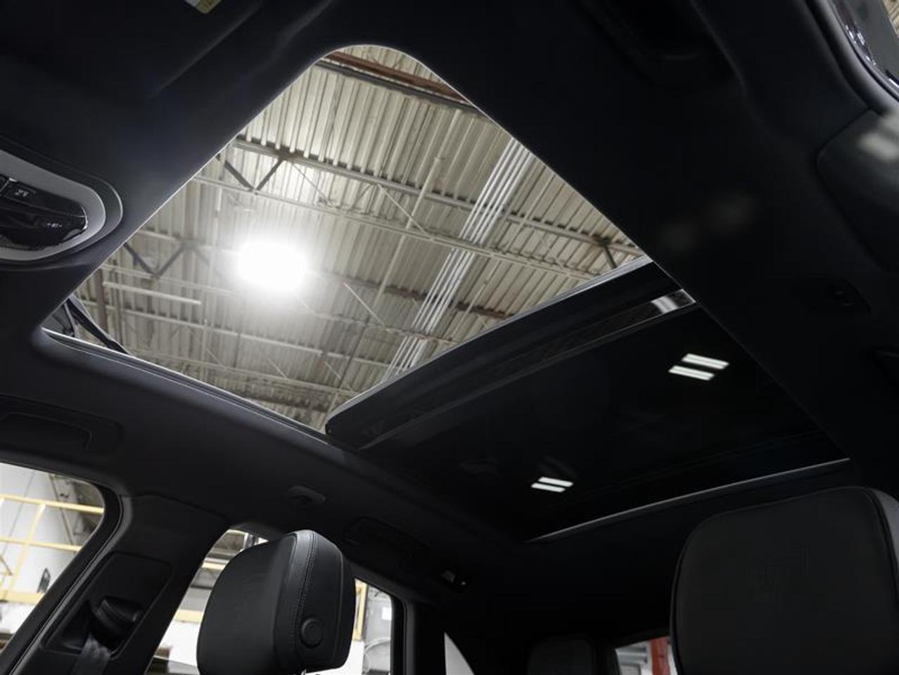 2026 Porsche Macan  Photo