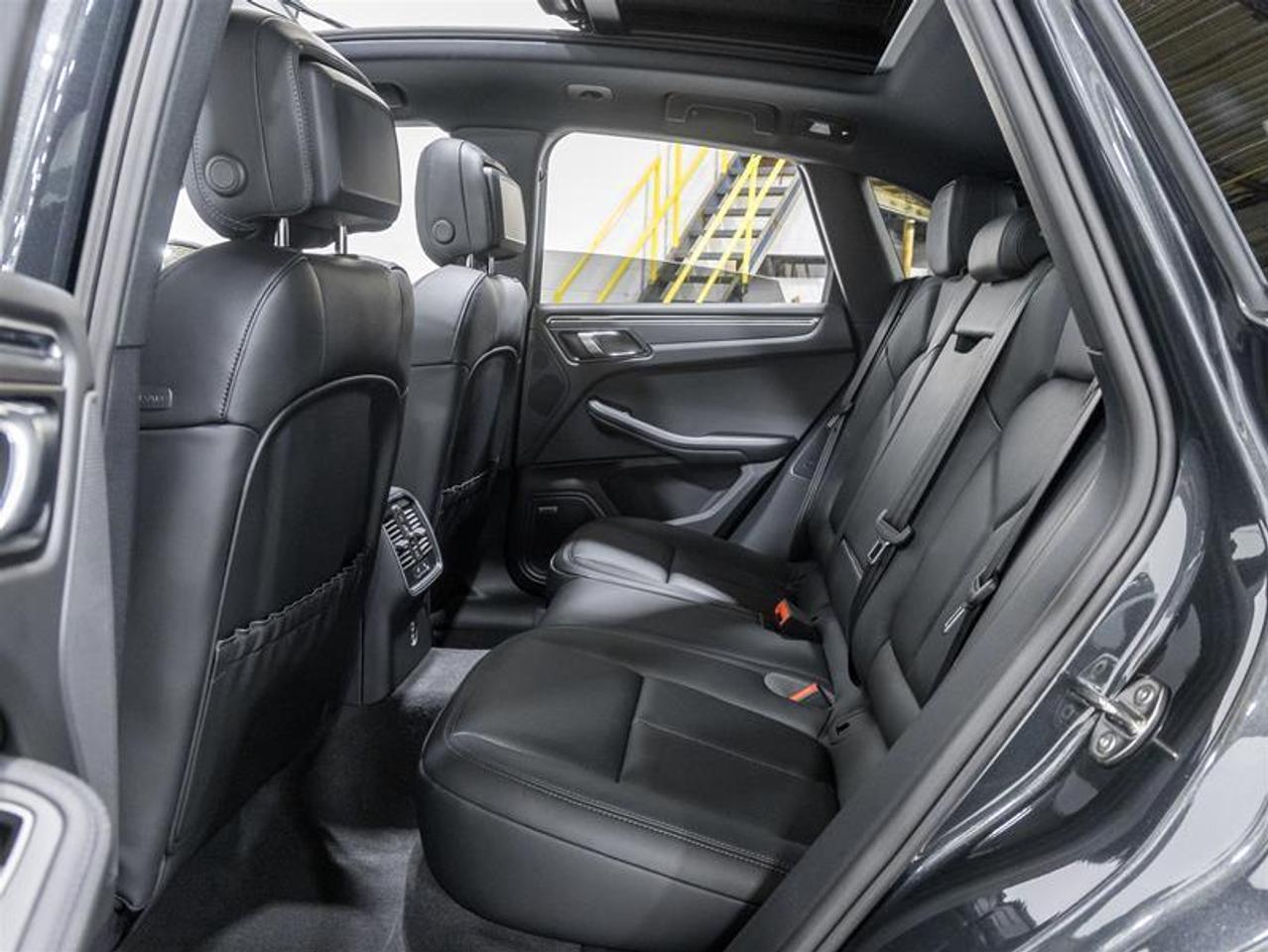2026 Porsche Macan  Photo