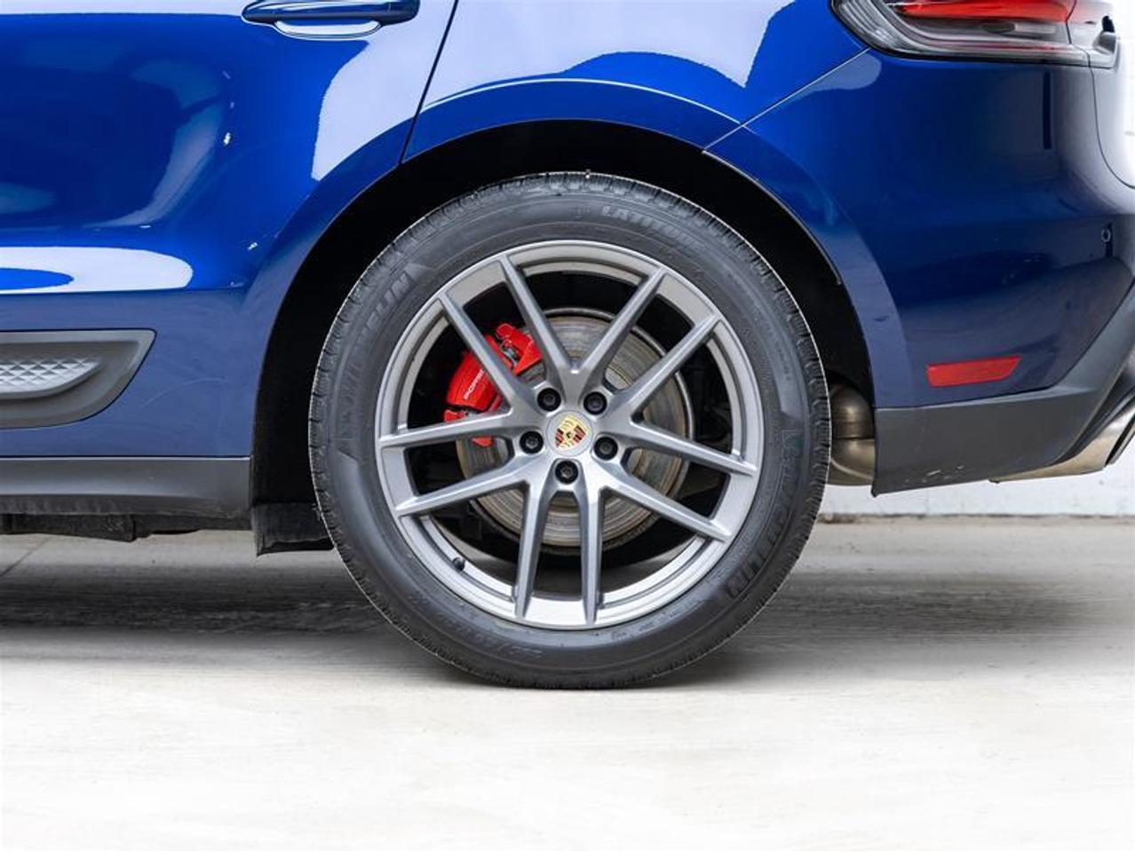 2023 Porsche Macan  Photo