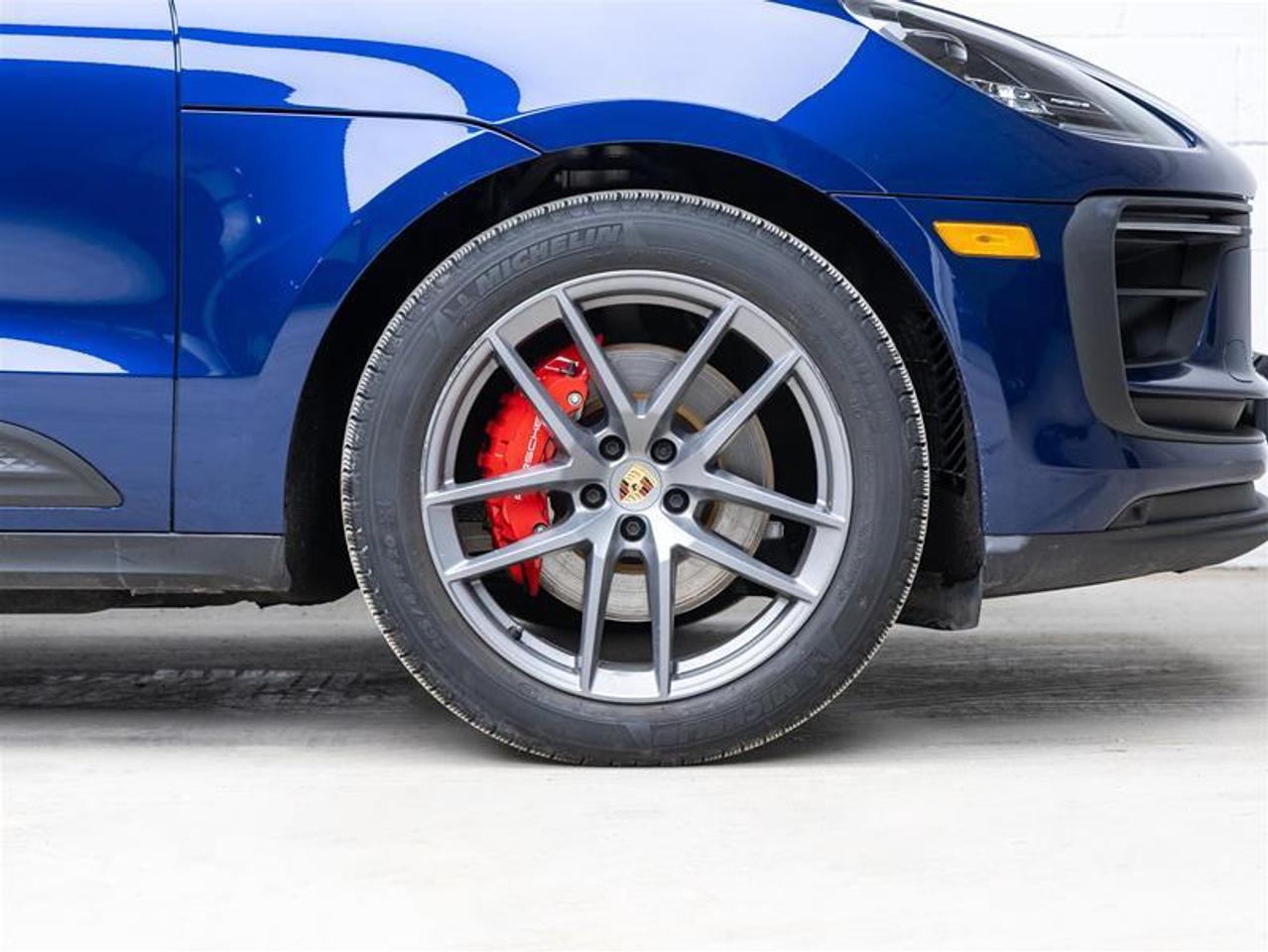 2023 Porsche Macan  Photo