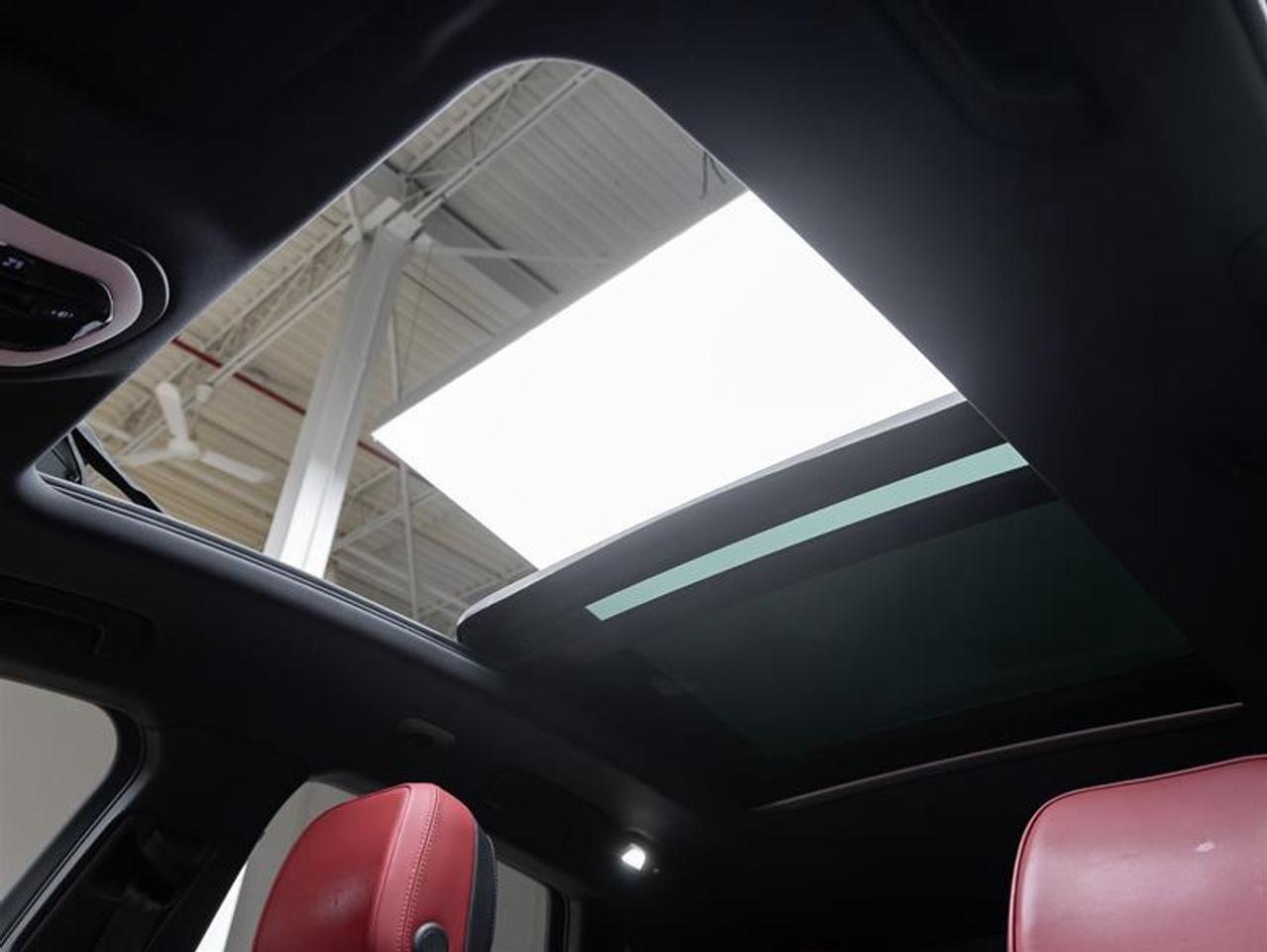 2023 Porsche Macan  Photo