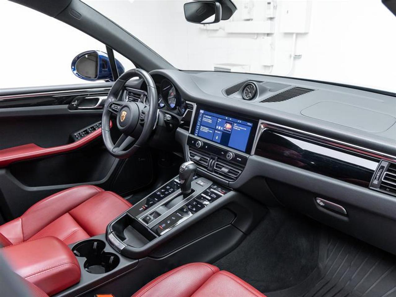 2023 Porsche Macan  Photo