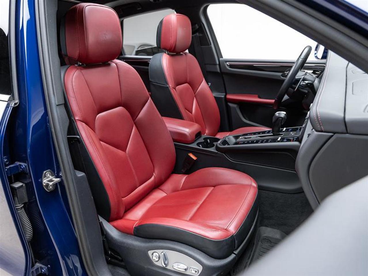 2023 Porsche Macan  Photo