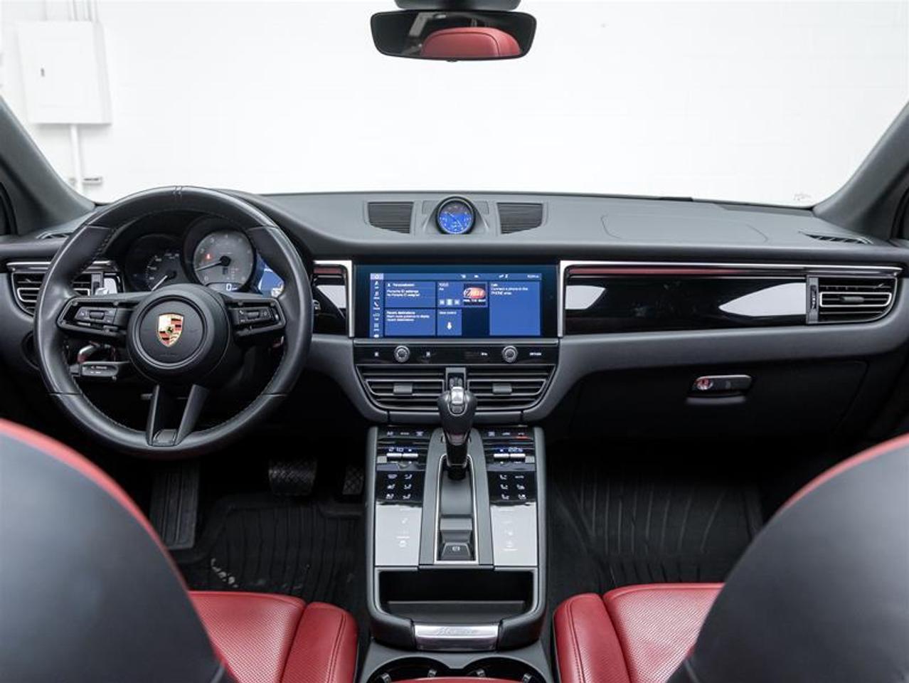 2023 Porsche Macan  Photo