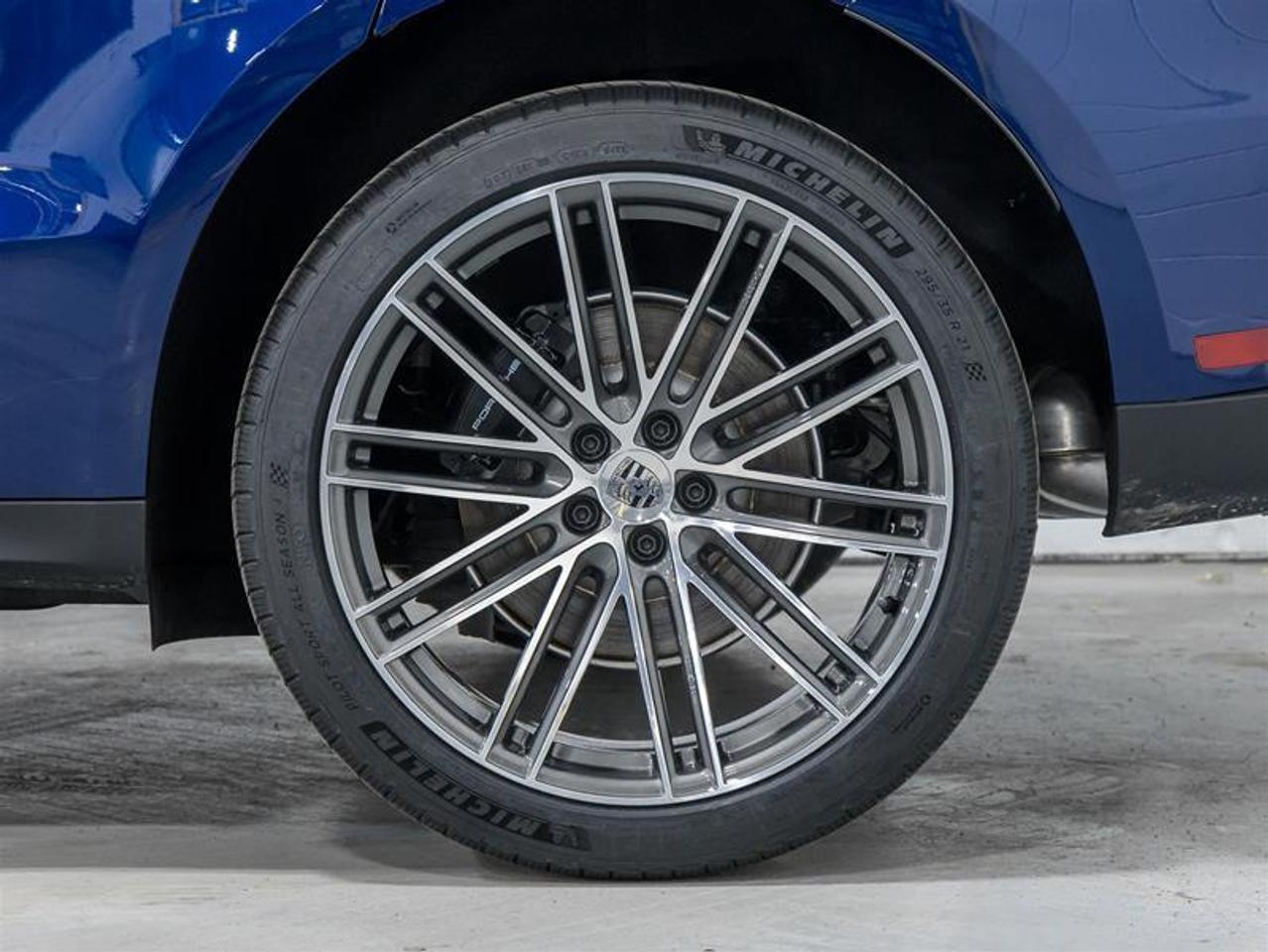 2026 Porsche Macan  Photo