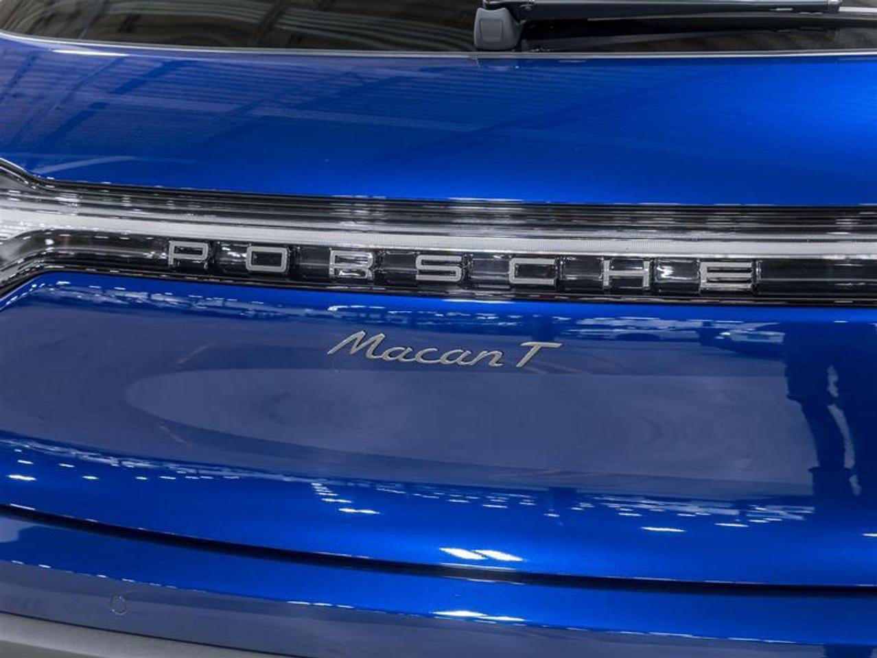 2026 Porsche Macan  Photo