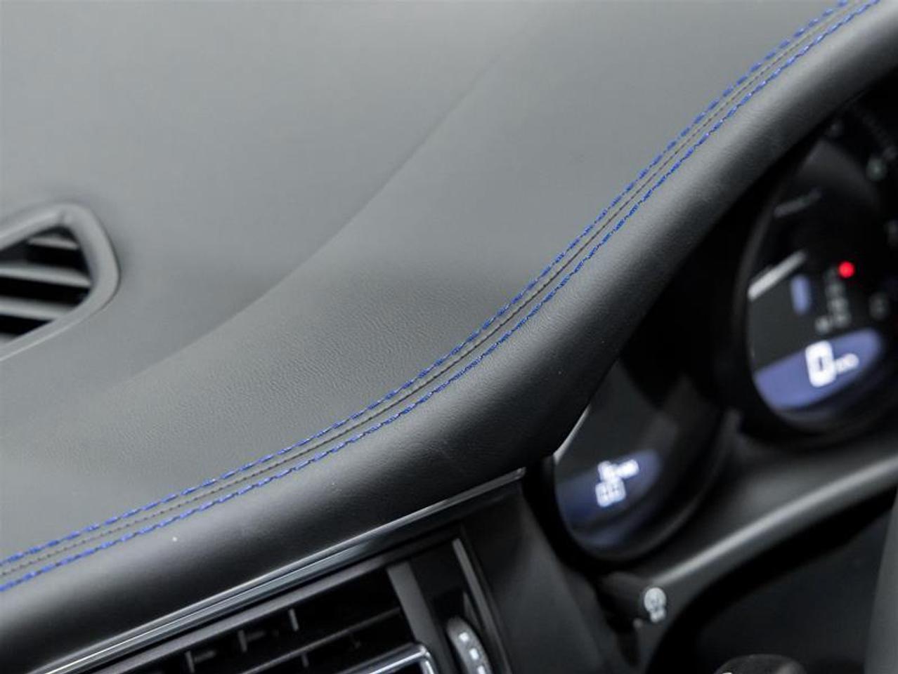 2026 Porsche Macan  Photo